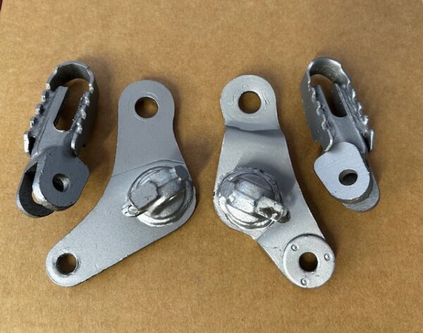 NOS Foot Rest & Bracket Set Yamaha TY 125/175