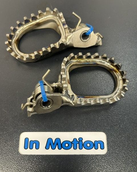 Footrest Kit Titanium Apico